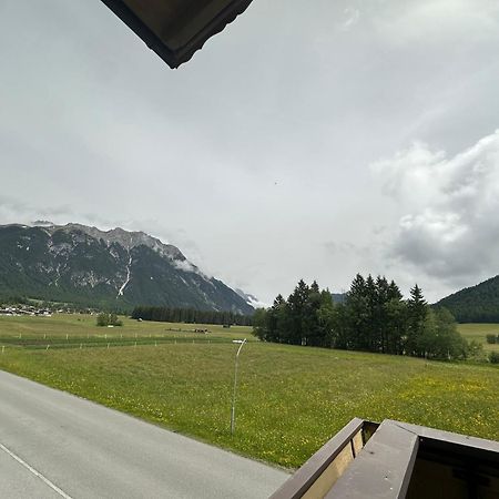 Ferienwohnung Haus am Waldrand Leutasch Exterior foto